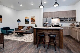 Quarry Town Apartments in Springfield, MO - Building Photo