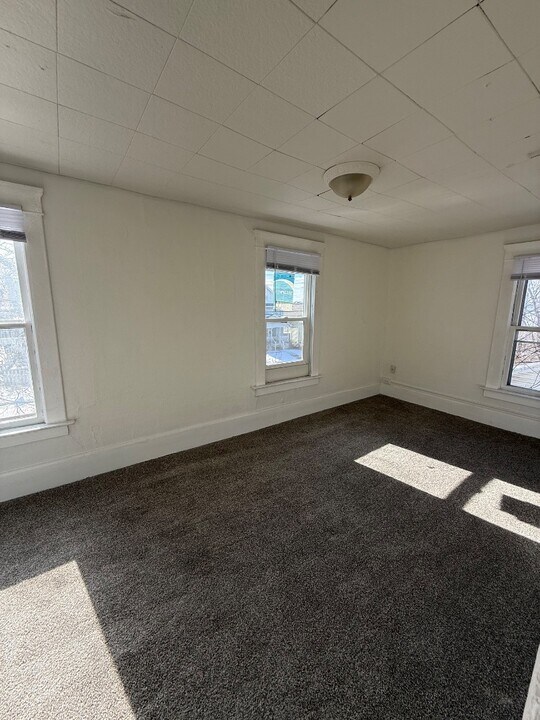 811 Larned St in Lansing, MI - Building Photo