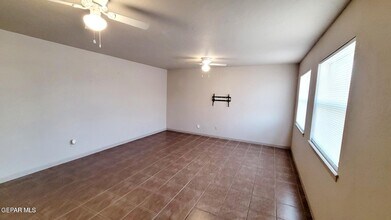 14860 Holden Rd in Horizon City, TX - Building Photo - Building Photo