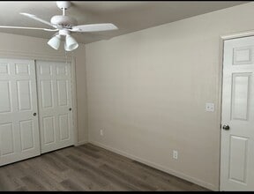 1074 S Jordan Way in Hanford, CA - Building Photo - Building Photo