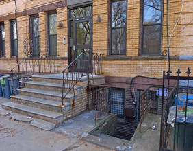 806 Macon St in Brooklyn, NY - Building Photo - Building Photo