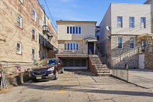 212 Seaview Ave in Jersey City, NJ - Building Photo
