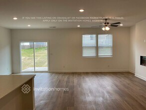 253 W Millbrook Dr in Spring Hill, TN - Foto de edificio - Building Photo