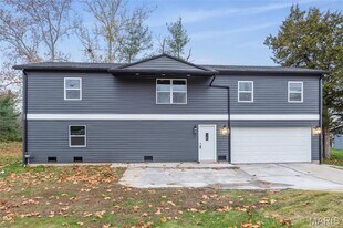 1005 Belleau Creek Rd in St. Peters, MO - Building Photo