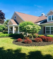 Canterbury East Apartments in Mt. Pleasant, MI - Building Photo