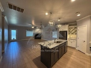 10001 Glover River Dr in Yukon, OK - Building Photo - Building Photo