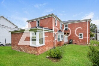 517 Willow St in Mount Airy, NC - Building Photo - Building Photo