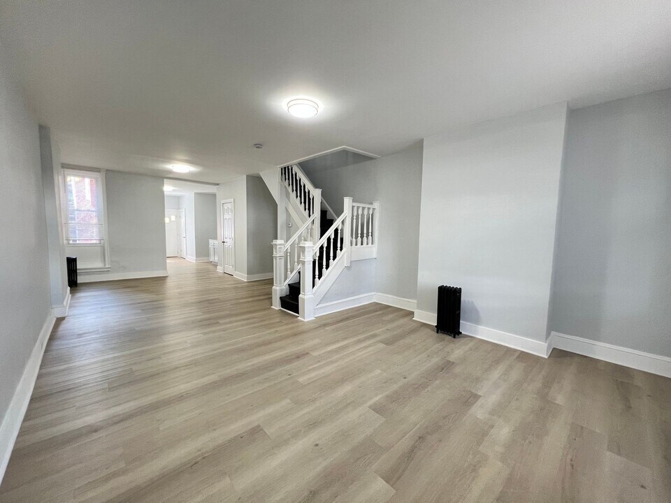 646 N Frazier St in Philadelphia, PA - Building Photo