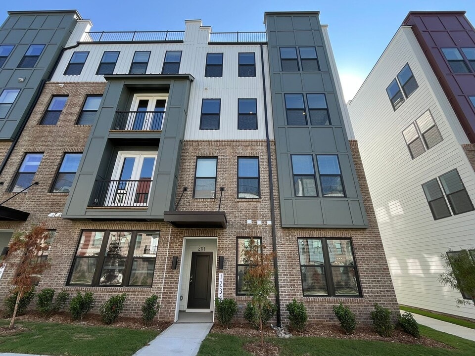 1234 Coach Sta Aly in Raleigh, NC - Building Photo