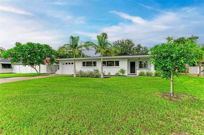 302 San Marco Dr in Venice, FL - Building Photo - Building Photo