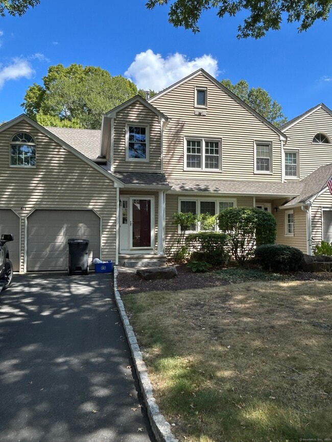 416 Pitkin Hollow in Trumbull, CT - Building Photo - Building Photo