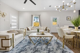 8011 W Elizabeth Ln in Fort Worth, TX - Building Photo - Building Photo