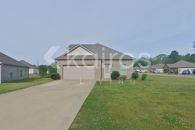 property at 636 White Oak Cir