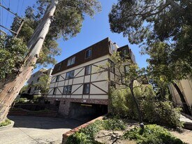 735 El Camino Real in Burlingame, CA - Building Photo