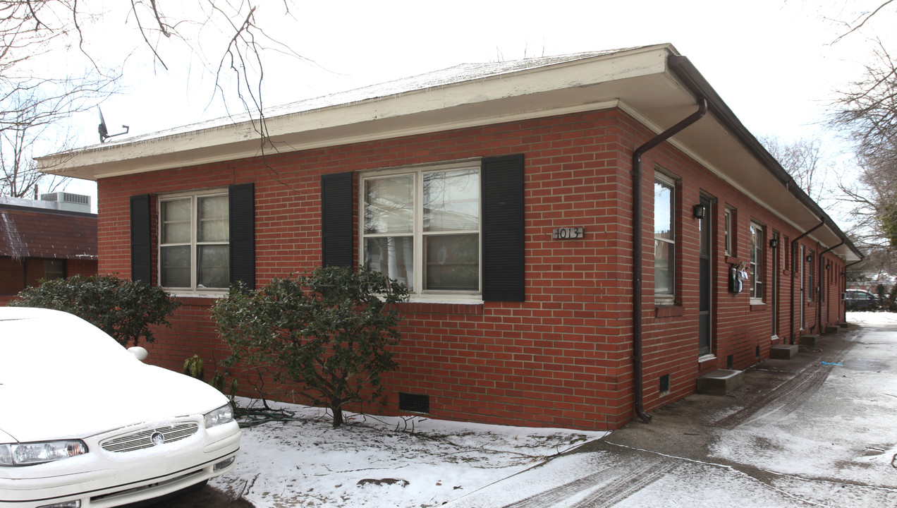 1013 W Friendly Avenue in Greensboro, NC - Building Photo