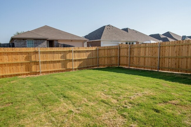 1853 Jasmine Dr in Lancaster, TX - Building Photo - Building Photo