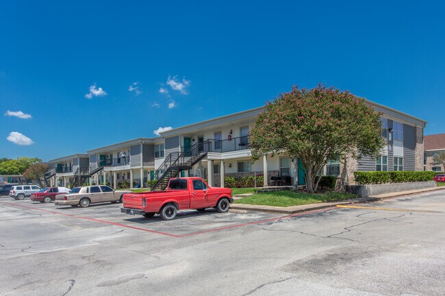 The Park at Aviano in Baytown, TX - Building Photo - Building Photo