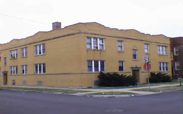 5054-5058 W Altgeld St in Chicago, IL - Building Photo