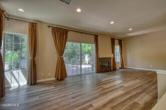 1044 Cherry Creek Cir in Westlake Village, CA - Building Photo - Building Photo