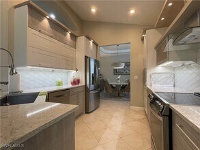 9211 Palmetto Ridge Dr in Bonita Springs, FL - Building Photo - Building Photo