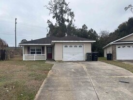 877 Medical Commons Ct in Tallahassee, FL - Building Photo
