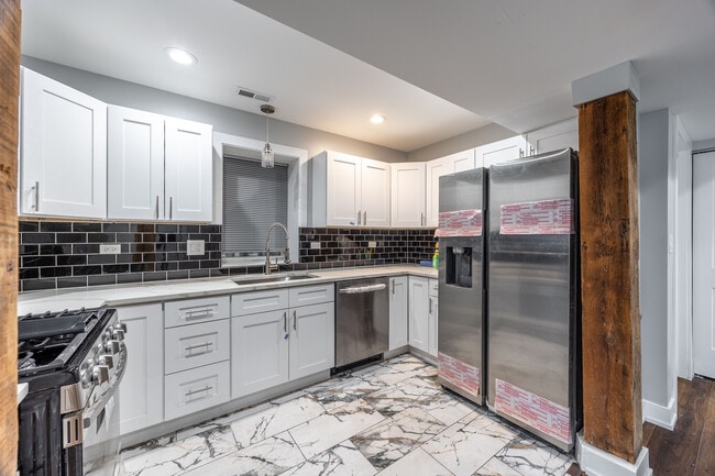 3328 W Congress Pky in Chicago, IL - Building Photo - Building Photo