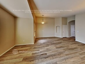 7820 S 48th Dr in Phoenix, AZ - Foto de edificio - Building Photo