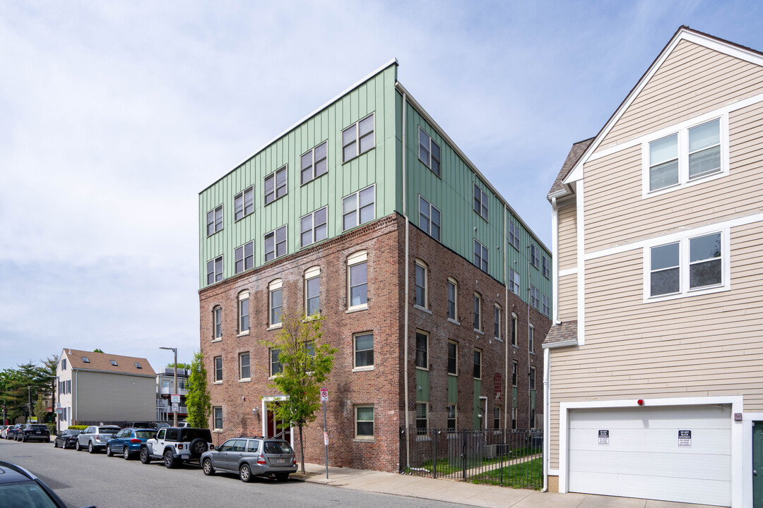 120 W 7th St in Boston, MA - Foto de edificio