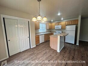 5498 S Loughs Way in Boise, ID - Building Photo - Building Photo