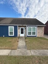 1010 Chemin Dr, Unit 1 in Baker, LA - Building Photo