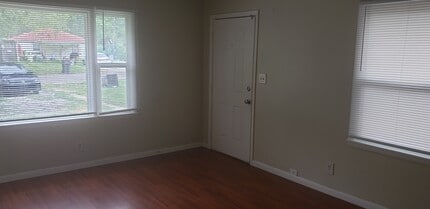 4715 E 18th St in Indianapolis, IN - Foto de edificio - Building Photo