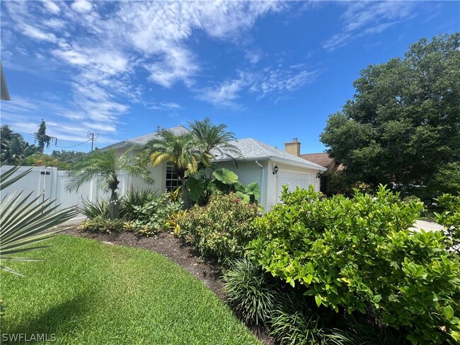 669 103rd Ave N in Naples, FL - Building Photo - Building Photo