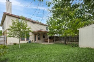 114 Feathergrass Dr in Buda, TX - Building Photo - Building Photo