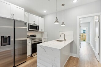 1911 E Huntingdon St, Unit 2 in Philadelphia, PA - Building Photo - Building Photo