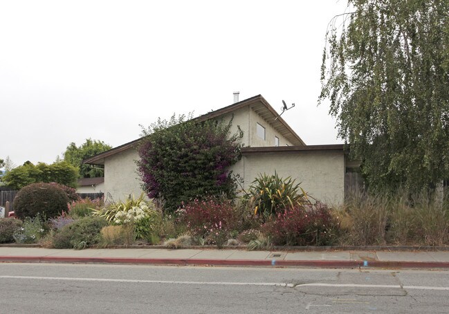 Chanticleer Commons in Santa Cruz, CA - Foto de edificio - Building Photo