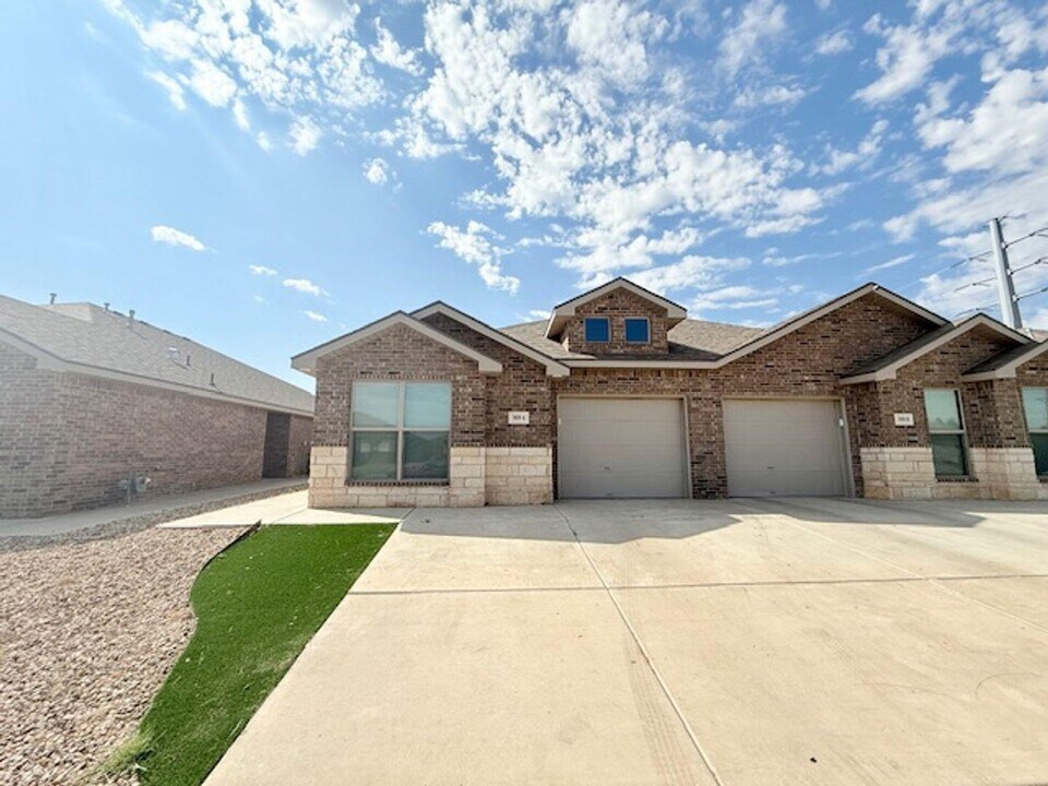 9707 Saratoga Ave in Lubbock, TX - Building Photo