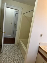 42 S Cherry St in Wallingford, CT - Building Photo - Building Photo