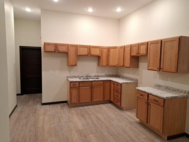 12 Minnesota Ave E in Glenwood, MN - Building Photo - Building Photo