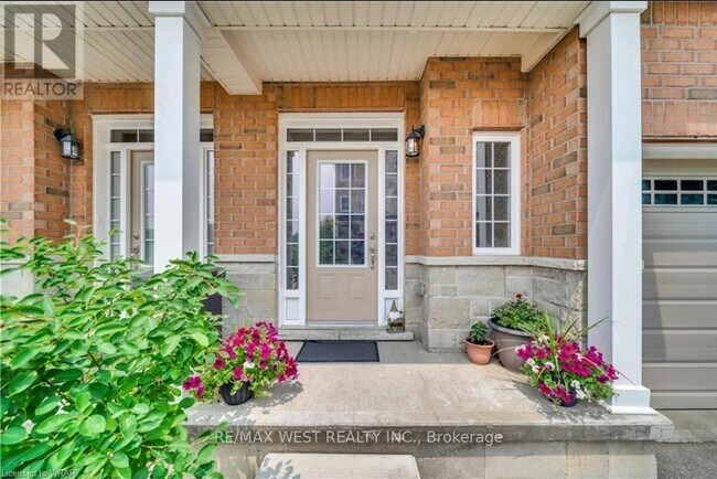 100-100 Chester Dr in Cambridge, ON - Building Photo - Building Photo