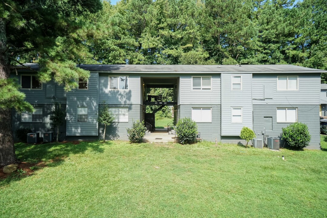 205 E Johnston St in Garner, NC - Building Photo