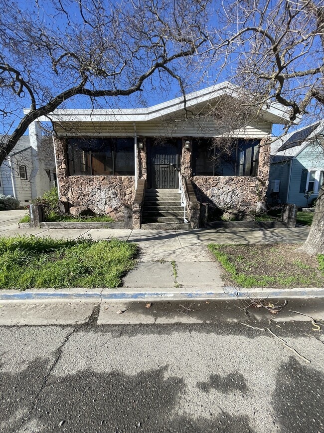 1316 H St in Marysville, CA - Building Photo - Building Photo