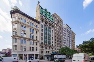 Sterling Glen of Forest Hills in New York, NY - Building Photo - Building Photo