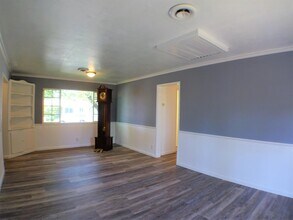 708 Douglas Ln in Chico, CA - Building Photo - Building Photo