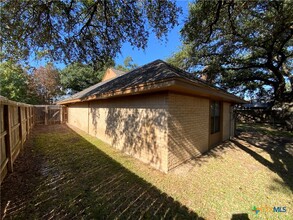 2429 Canyon Creek Dr in Temple, TX - Foto de edificio - Building Photo