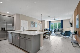 7846 Spectrum Dr in Kissimmee, FL - Building Photo - Building Photo