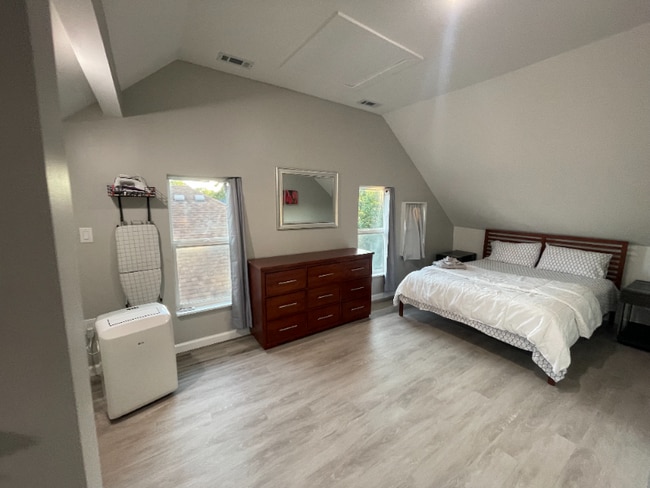 4522 E Washington St, Unit Unit 5 in Indianapolis, IN - Building Photo - Building Photo