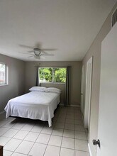 11307 SW 200th St, Unit 313B in Miami, FL - Foto de edificio - Building Photo