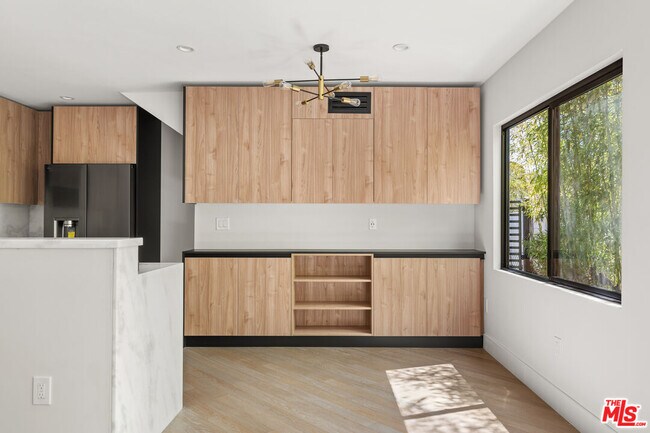 1450 S Crescent Heights Blvd in Los Angeles, CA - Building Photo - Building Photo