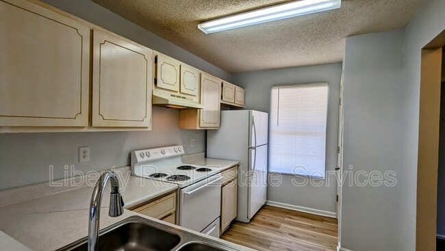350 Beverly St in Hinesville, GA - Building Photo - Building Photo