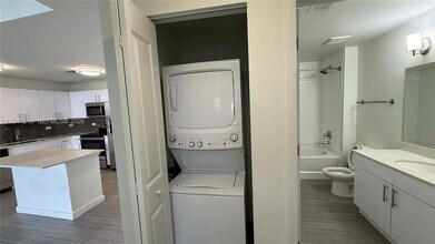 1776 Polk St, Unit 617 in Hollywood, FL - Building Photo - Building Photo